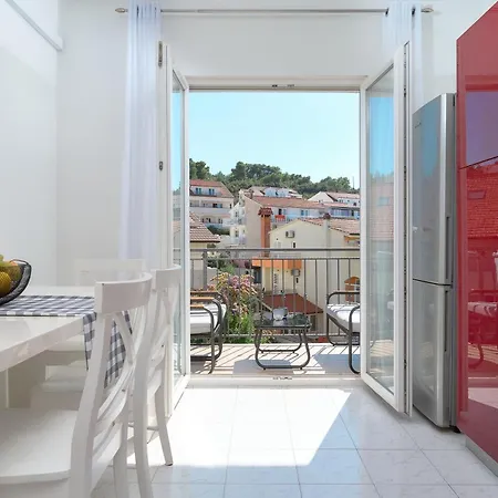 Hvar Lech Spacious 2 Bedroom With Private Parking Apartmán