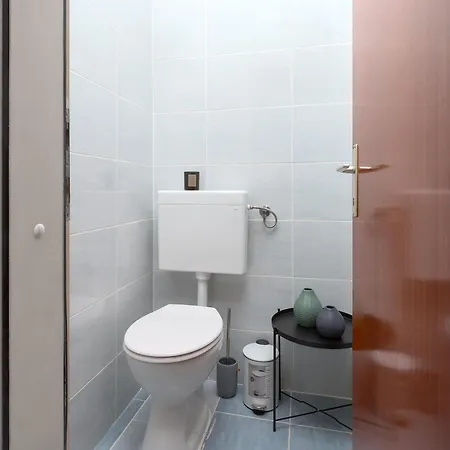 Hvar Lech Spacious 2 Bedroom With Private Parking Apartmán *