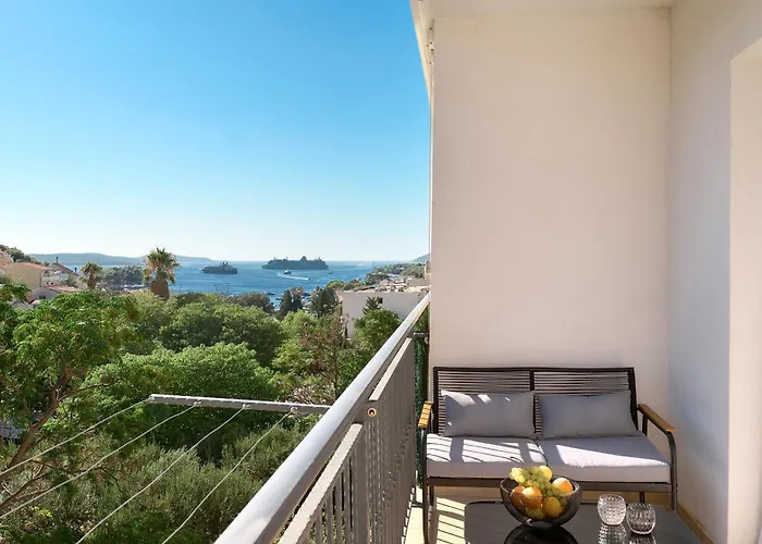 Hvar Lech Spacious 2 Bedroom With Private Parking Apartament Hvar Town